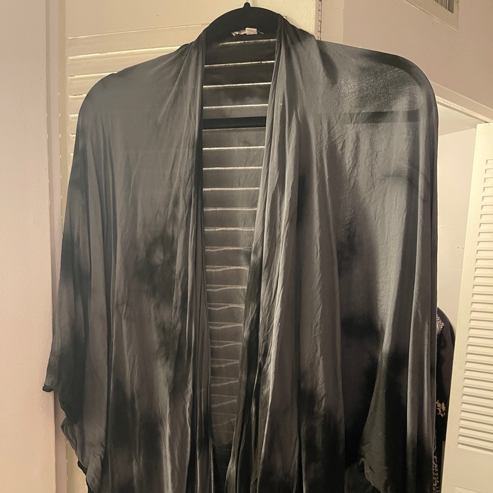 Black and grey tie dye kimono with fringe. OS